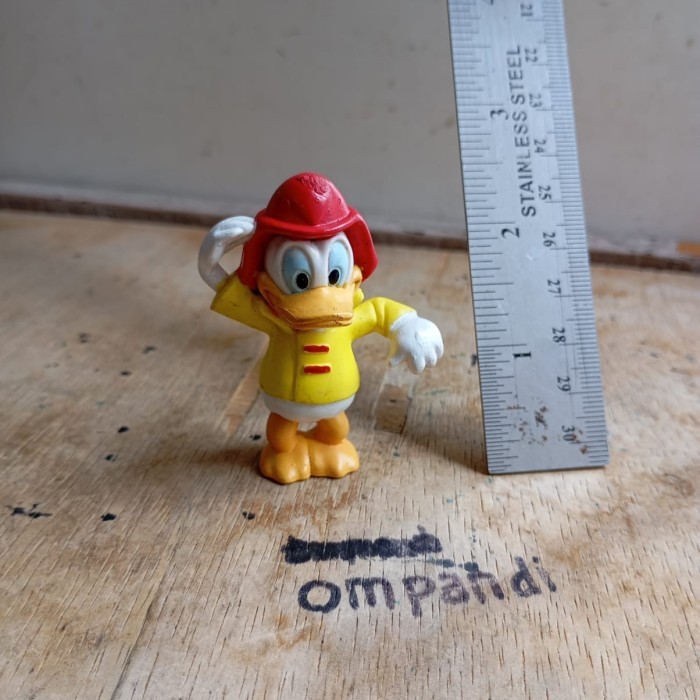 MAINAN figure kartun Donald duck kode 01