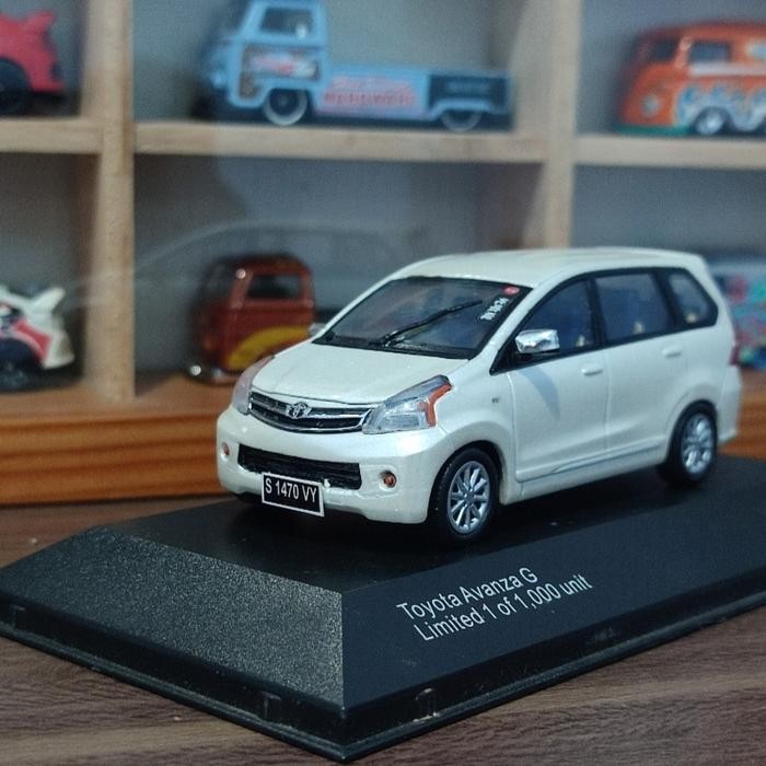 Miniatur Diecast Toyota Avanza G Custom Skala 1:43
