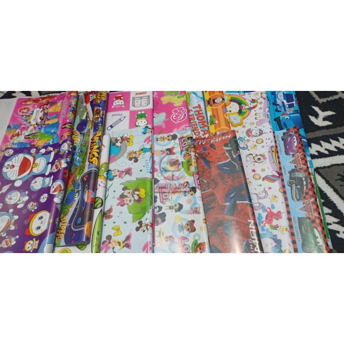 

PARTY & GIFT STORE | 5 Lembar Kertas Kado Glossy Karakter