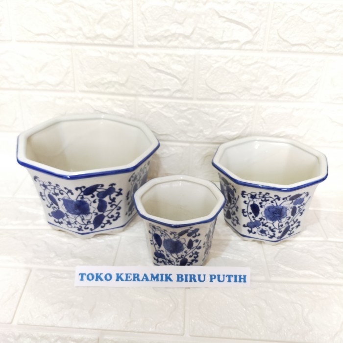 Pot Keramik / Pot tanam Keramik Segi 8 / Pot Keramik Biru Putih