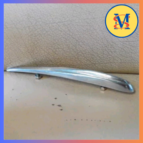 Jengger Cucuk Jambul Spakbor Depan Vespa Super Bajaj – Aksesoris Fender Vespa Klasik