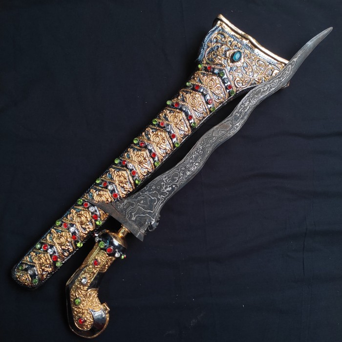 

Keris Bali Warangka Full Sepuh Emas Silih Asih Hias Batu 3 Warna