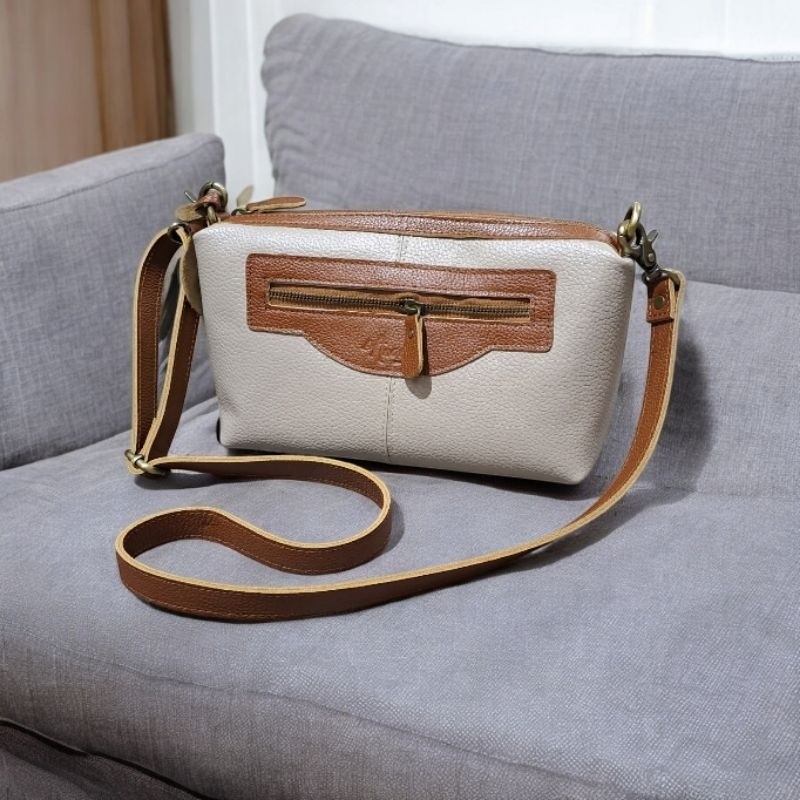 TAS SELEMPANG KULIT ASLI  "BUNTEL"  BY ANANTIO