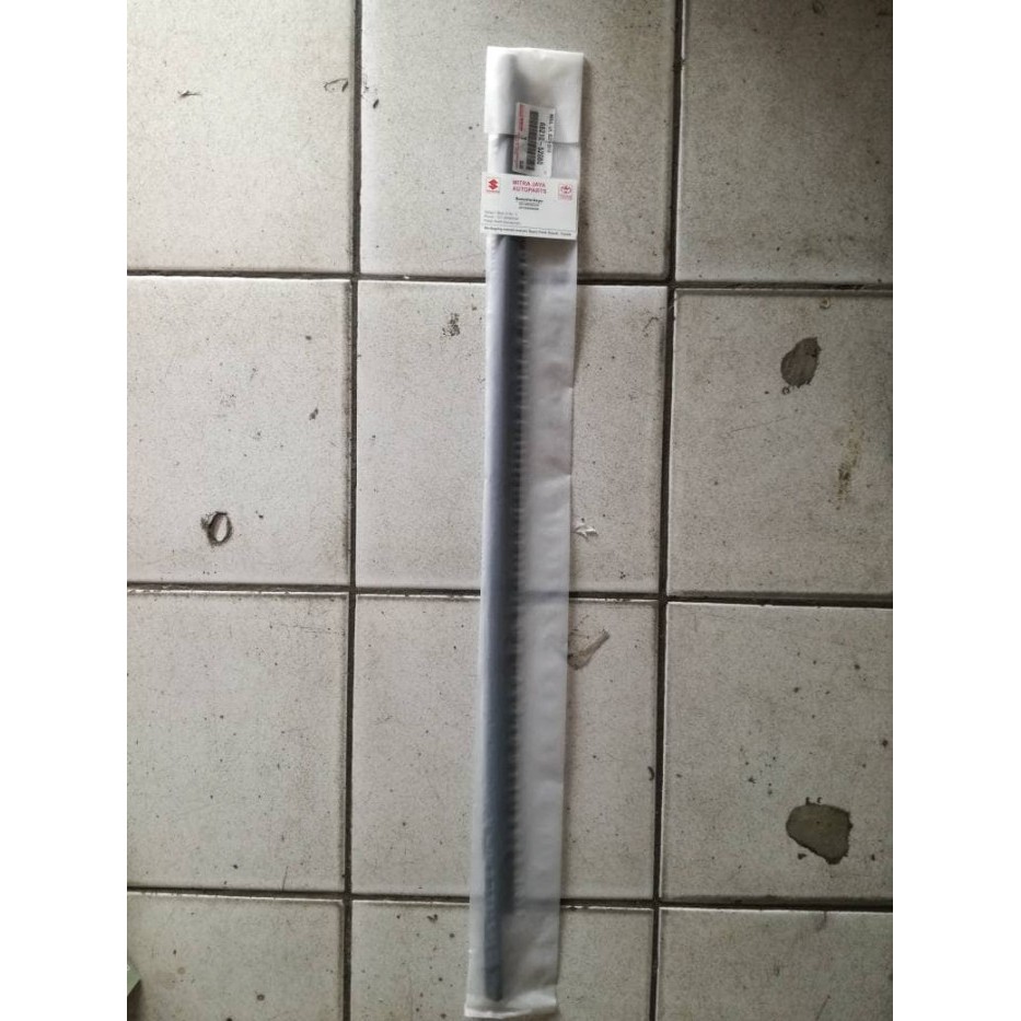 Pelipit/list kaca depan kiri Toyota Ist quality