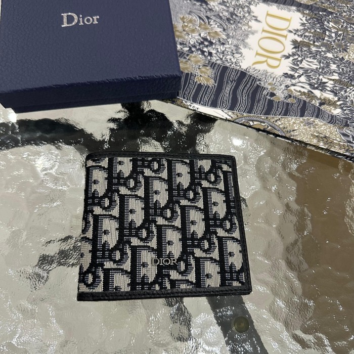 DOMPET PRIA CASUAL KULIT HIGH QUALITY / DOMPET PRIA BRANDED IMPORT / DOMPET BRANDED PRIA LIPAT IMPOR