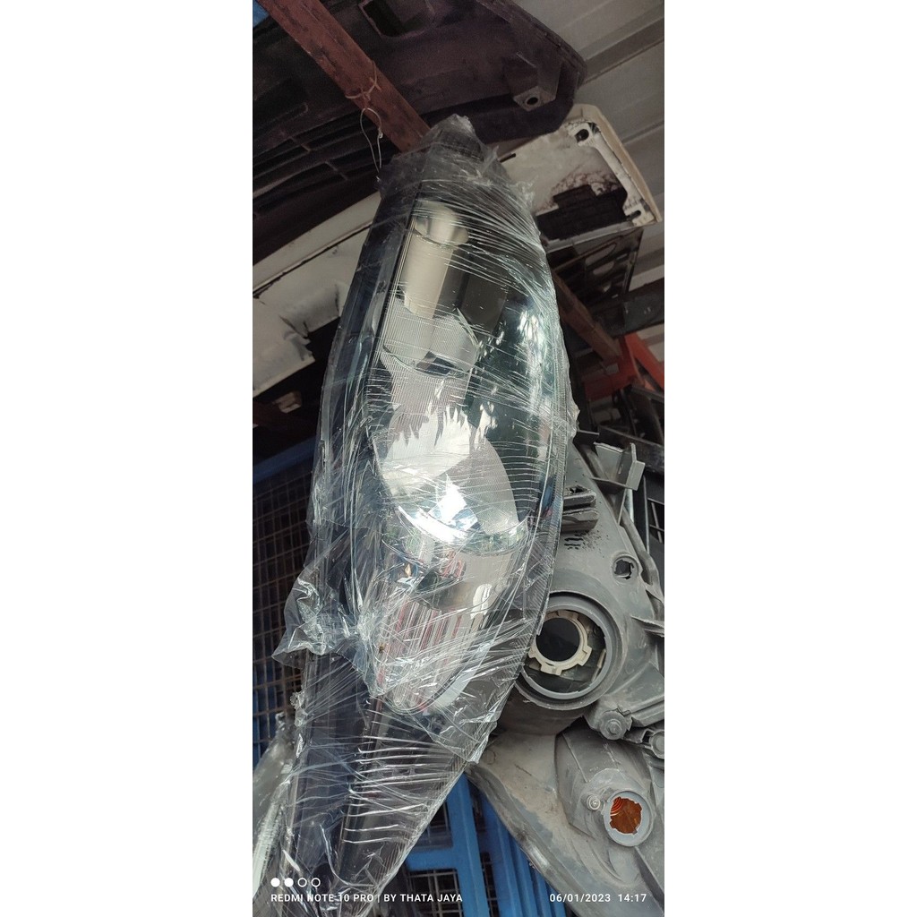 HEADLAMP ford fiesta 2011 LAMPU depan FORD FIESTA 2011