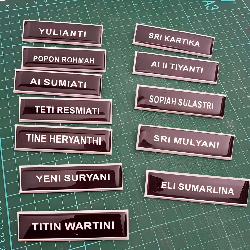 

Name Tag Nama Dada Magnet Peniti Kuningan & Akrilik Resin - Satpam ,Guru, Dokter Perawat Bidan Apoteker Karyawan Black Silver Putih