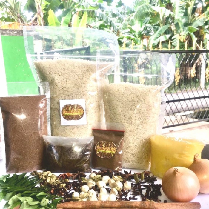 

[PROMO]New Beras Basmati 2 Kg Plus Bumbu Kebuli komplit Bumbu selera kita