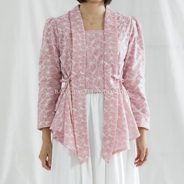 

Karin Top Atasan Kebaya Kutubaru - Batik Pastel - White, S-M