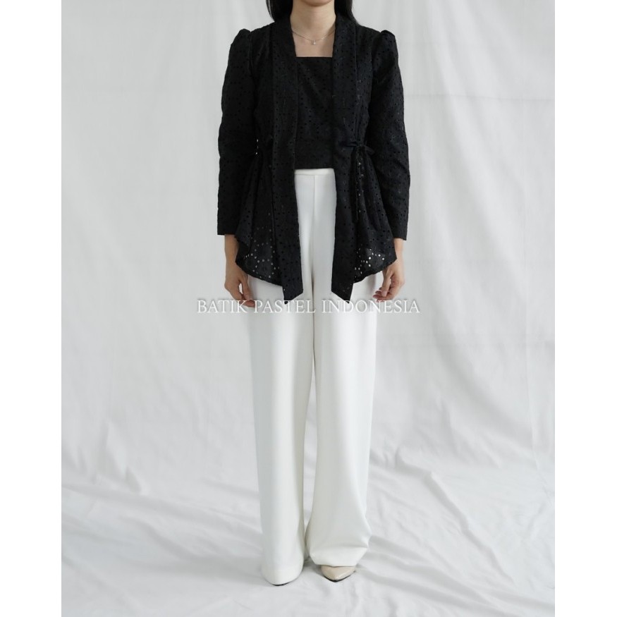 

Karin Top Atasan Kebaya Kutubaru - Batik Pastel - PDK Butter, L-XL