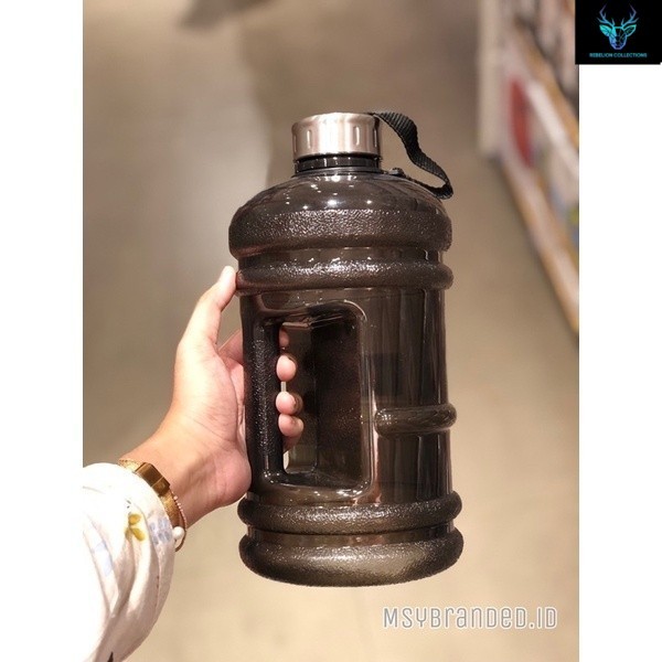 MINISO - LARGE CAPACITY PLASTIC COOL WATER BOTTLE WITH HANDLE AND STRAP FOR SPORTS 2,2 Liter BOTOL M