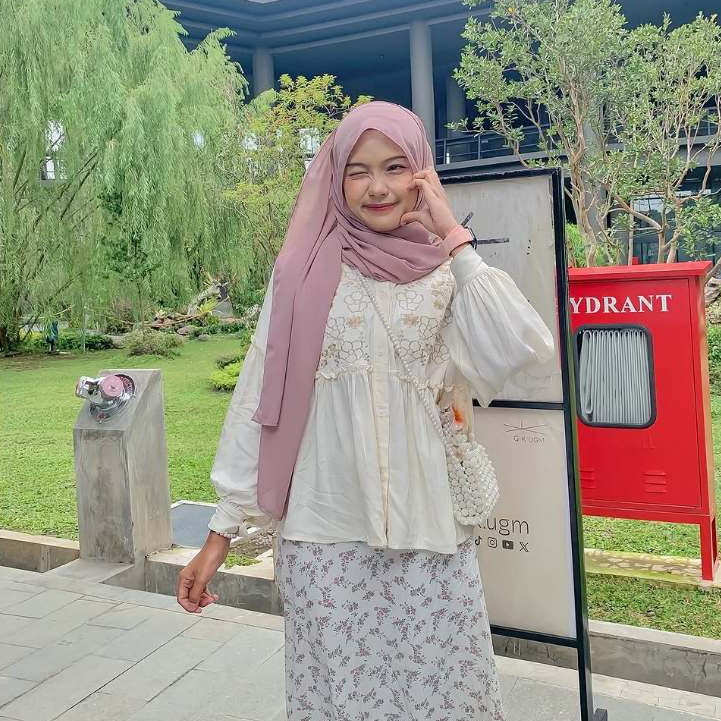 Blouse Atasan Wanita Rayon Premium Motif Bordir Lengan Balon Rea