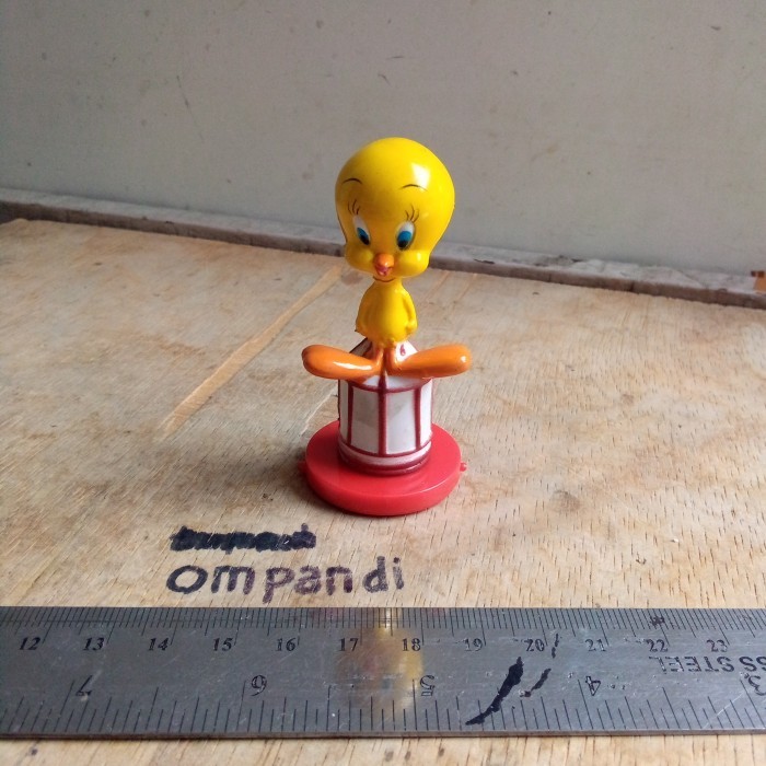 ZS34 figure action tweety looney tunes kode 01