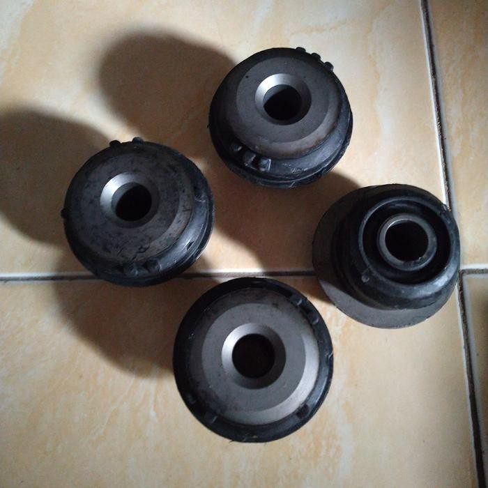 TERMURAH bushing arm depan w124 - lemforder