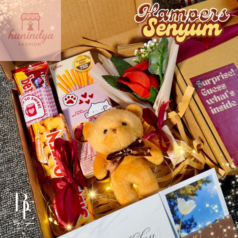 

Hampers Terbaru / Hampers Snack Box Cokelat Kado Ulang Tahun Wisuda Hadiah Pacar Gift Box Buket Murah Jajan Skripsi Sempro Valentine Hari Guru Hari Ibu Anniversary Cewek Cowok Set Kado Murah Unik Bermanfaat Spesial Senyum