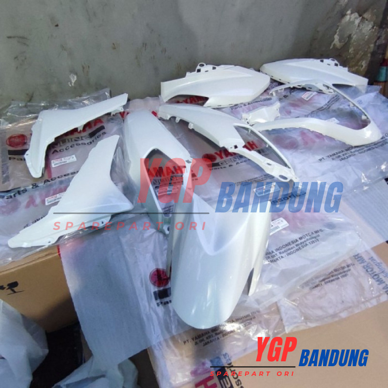 FULL SET BODY HALUS NMAX N MAX OLD 2016-2019 PUTIH ORIGINAL YAMAHA