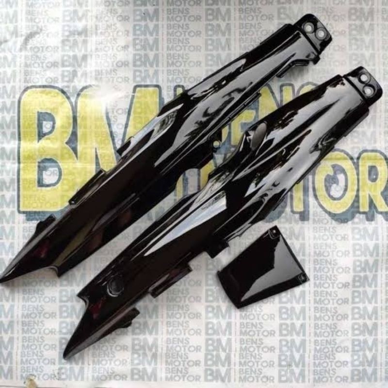 body belakang fiz r vega lama hitam body samping fiz r vega lama hitam