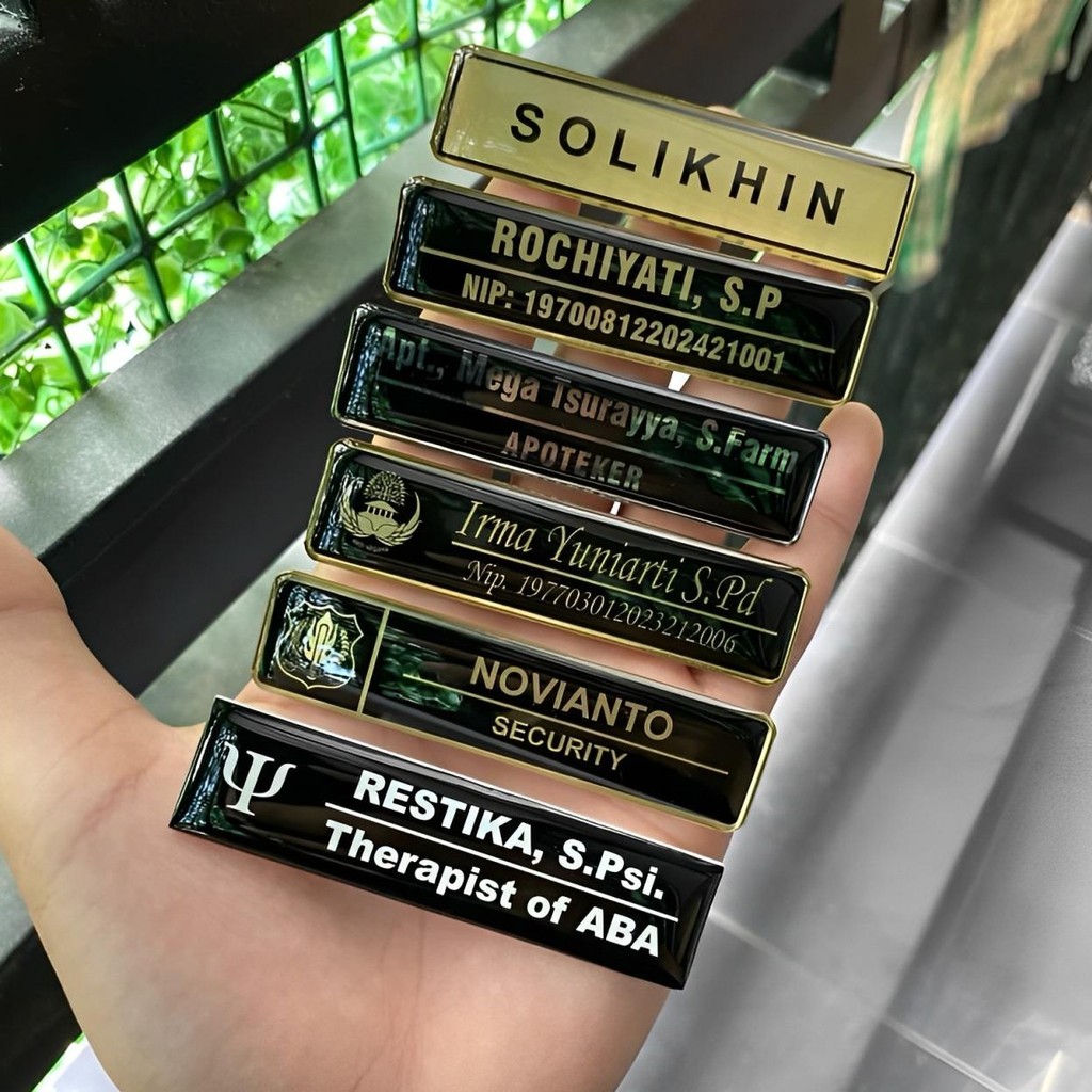 

Name Tag Nama Dada Magnet Peniti Kuningan & Akrilik Resin - Satpam ,Guru, Dokter Perawat Bidan Apoteker Karyawan