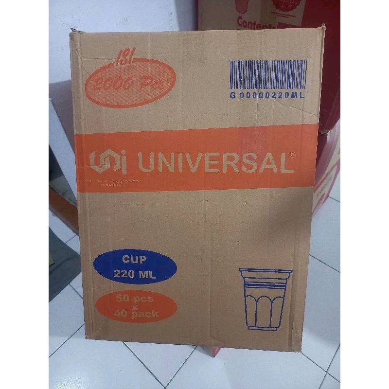 Gelas kopi plastik merk Universal 220 ml 1 dus isi 40 renteng
