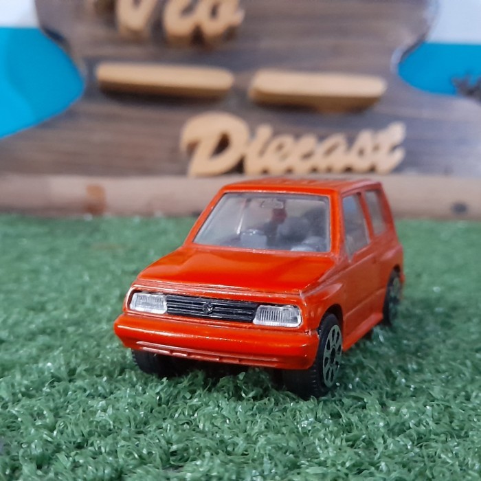 Diecast Suzuki Vitara merah mainan anak skala 43