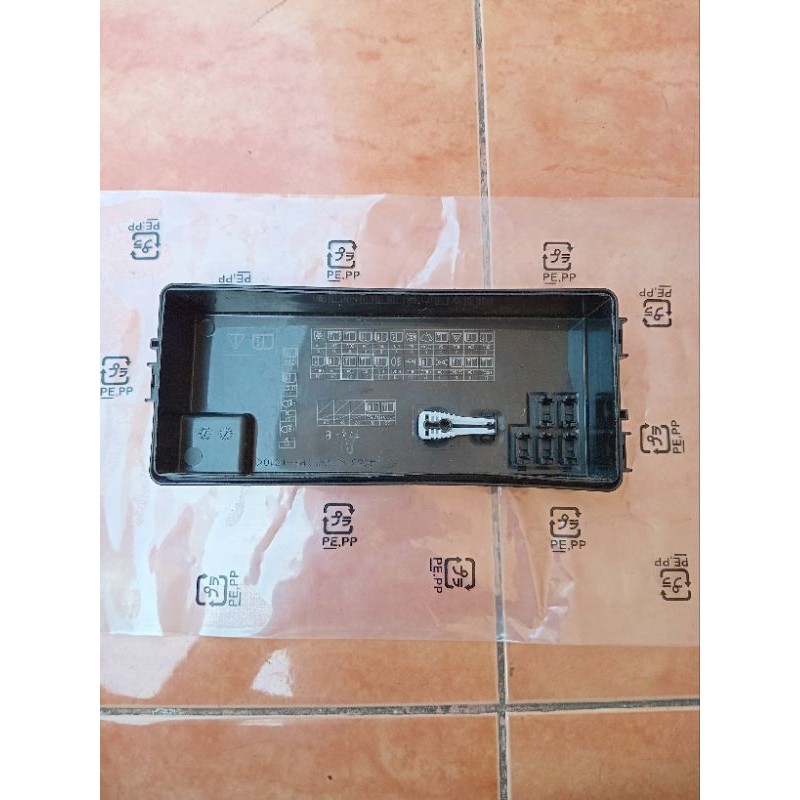 Tutup Box Sekring Honda Mobilio
