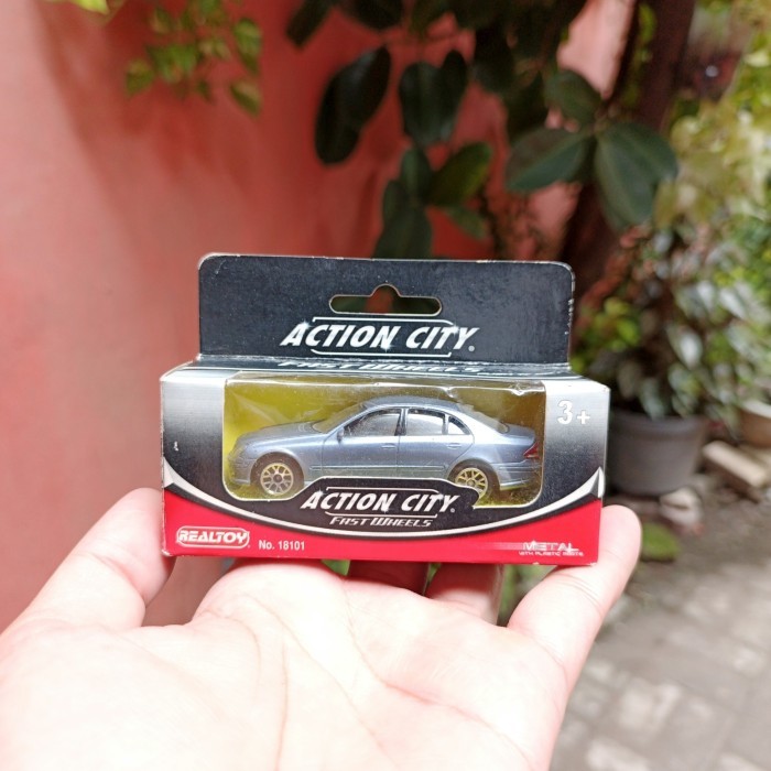 Mercedes Benz E55 AMG E Class Realtoy Action City Miniatur Mainan Diecast