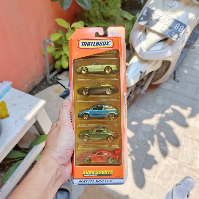 MatchBox Euro Sports 5 Pack Gift Set Exclusive Cars 1999 Jaguar XK8, Porsche 911 Carrera Cabriolet,F