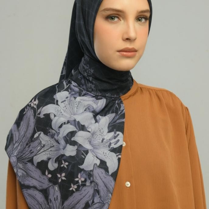 Zoya zalira scarf hijab segi empat motif bahan voal