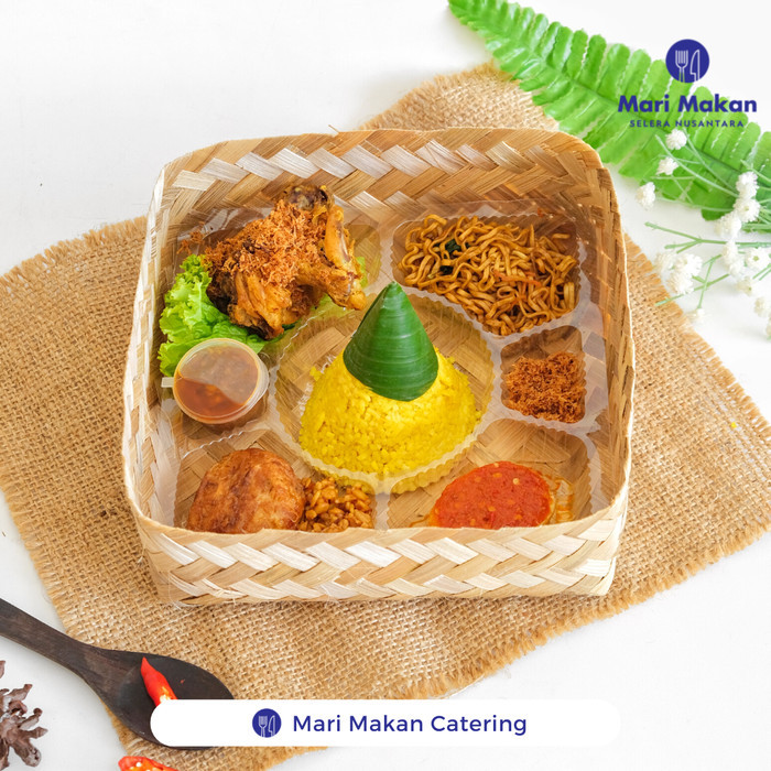 

Besek Nasi Kuning Hampers untuk Hadiah - 1 porsi