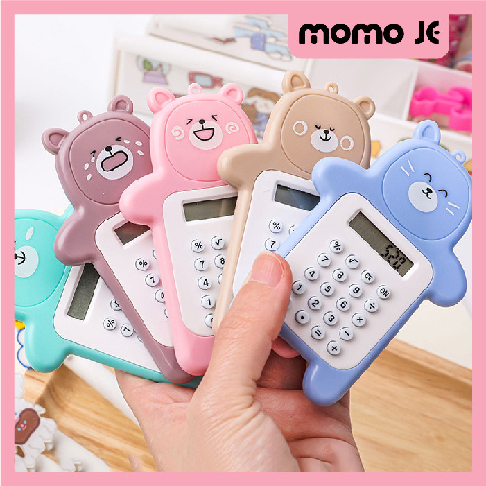 

MOMO JE 5531 Kalkulator Mini 8 Digit Tombol Kare / Gantungan Kalkulator Mini / Kalkulator Motif Beruang Mini