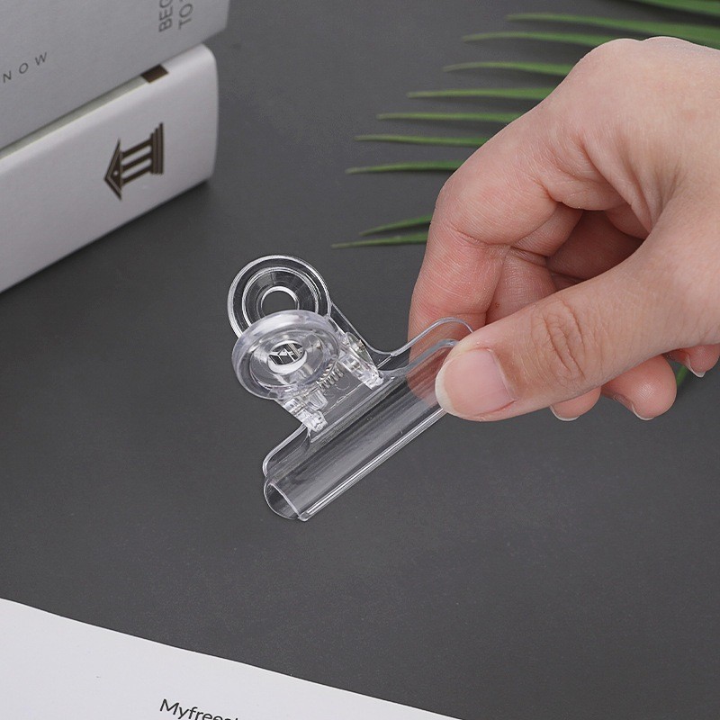 

Penjepit Kertas Jepitan Clip Transparan Aesthetic Plastik Bening / Jepitan Kertas Transparan Paper Clip Plastik Bening Klip Penjepit Kertas Foto dan File Ukuran Kecil