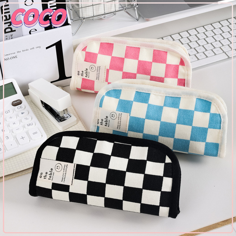 

Tas pensil kotak-kotak hitam dan putih kapasitas besar Versi Korea gaya ins nilai tinggi kotak hitam dan putih sederhana tahan kotor tas alat tulis tas kosmetik tas pensil