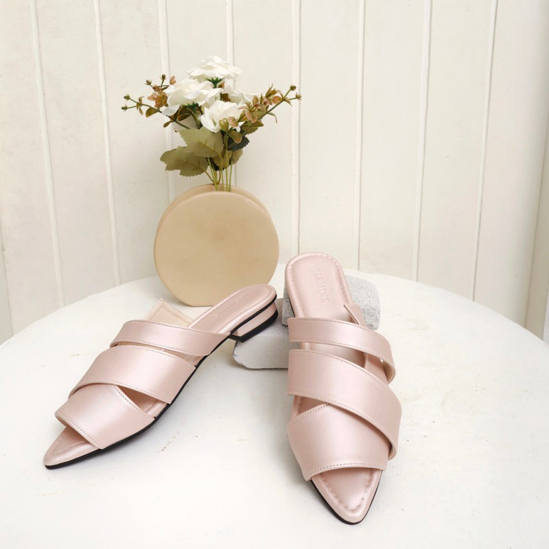 JASMINE IXORA / MULES SENDALS HEELS 2 CM