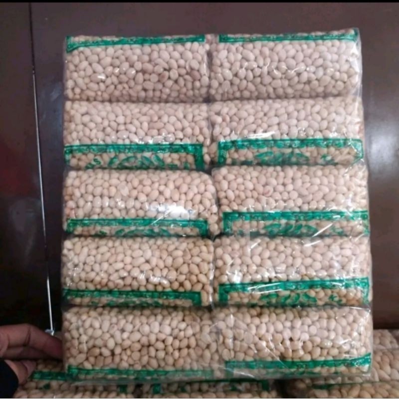 

10 Bungkus kacang kupas khas Tuban Kemasan 350 gram Kualitas Premium Ukuran 61/71