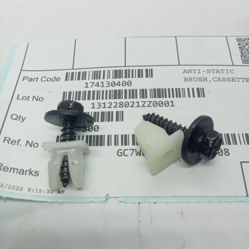 AKS BOS BAUT Klip spit kancing bamper baut Spakbor pintu lampu karpet lumpur unibersal  klip kancing