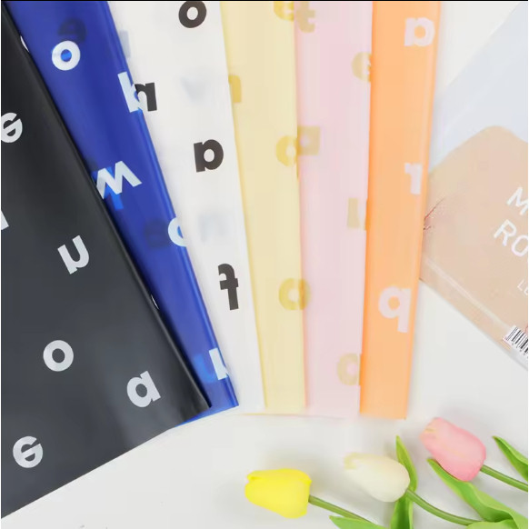 

20 LEMBAR Flower Wrapping Paper Motif Huruf Florist Kertas Pembungkus Kado / Buket Cellophane KB106
