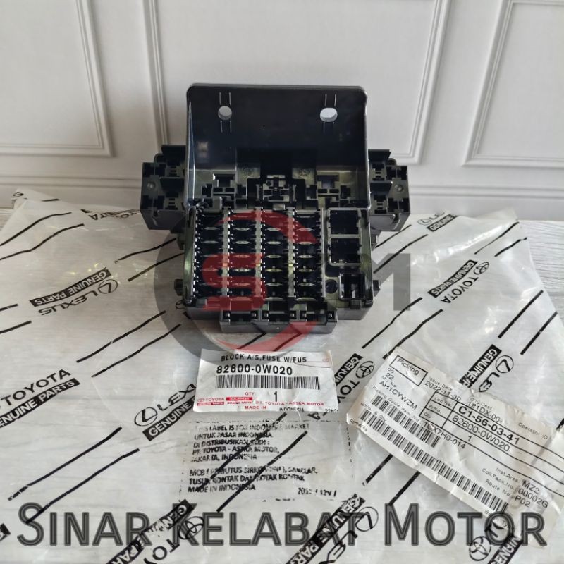 BOX SKRING KOTAK SEKRING BOX SIKRING ASLI TOYOTA DYNA 110 125 130 12V HINO DUTRO 110 125 130 12V 826