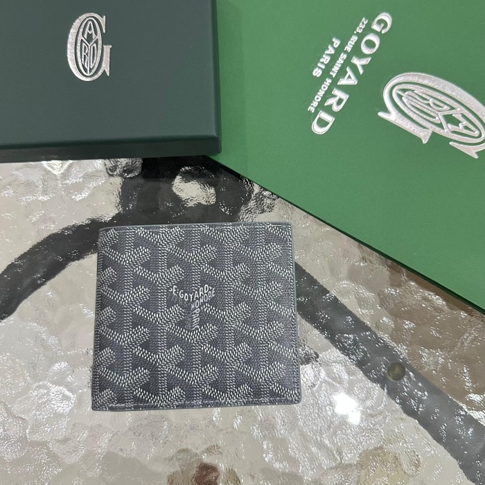 DOMPET PRIA CASUAL KULIT HIGH QUALITY / DOMPET PRIA BRANDED IMPORT / DOMPET PRIA BRANDED KULIT LIPAT