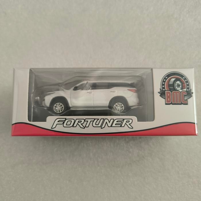 DIECAST BM CREATIONS 2018 TOYOTA FORTUNER BLACK / WHITE - Putih
