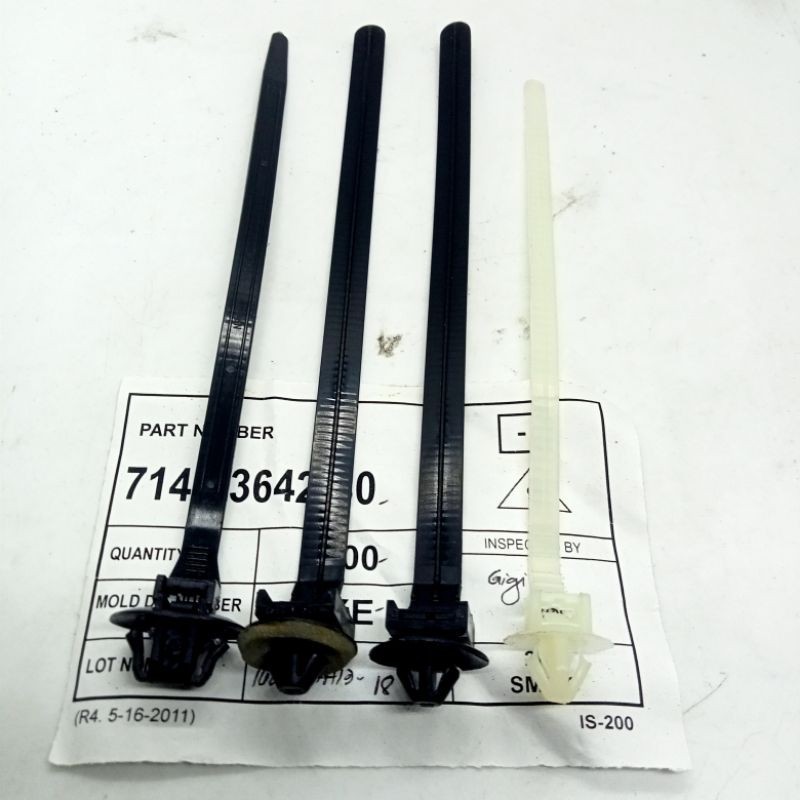 Klip Pengikat Penjepit Kabel Klem Clip Cable Perapih Insulock Mobil motor