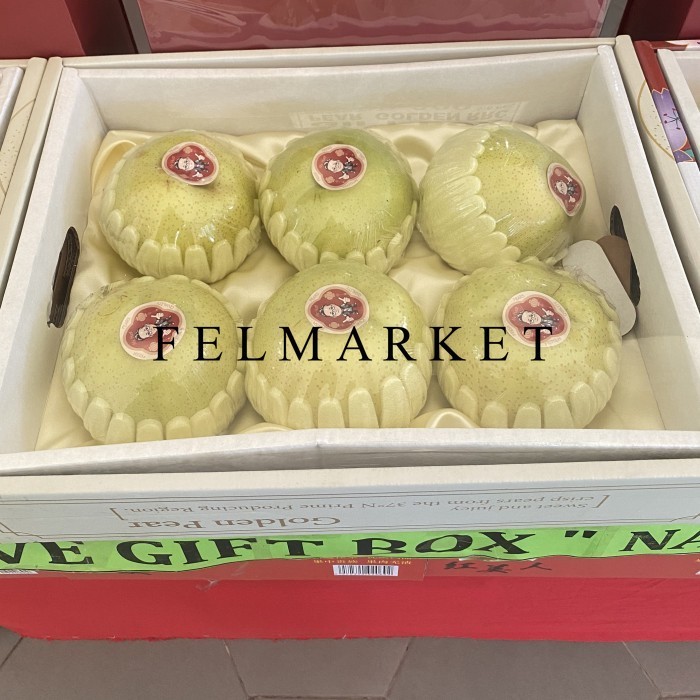 

Pear Golden Rrc Fresh Import 6 Pcs / Hampers Buah Premium / Box