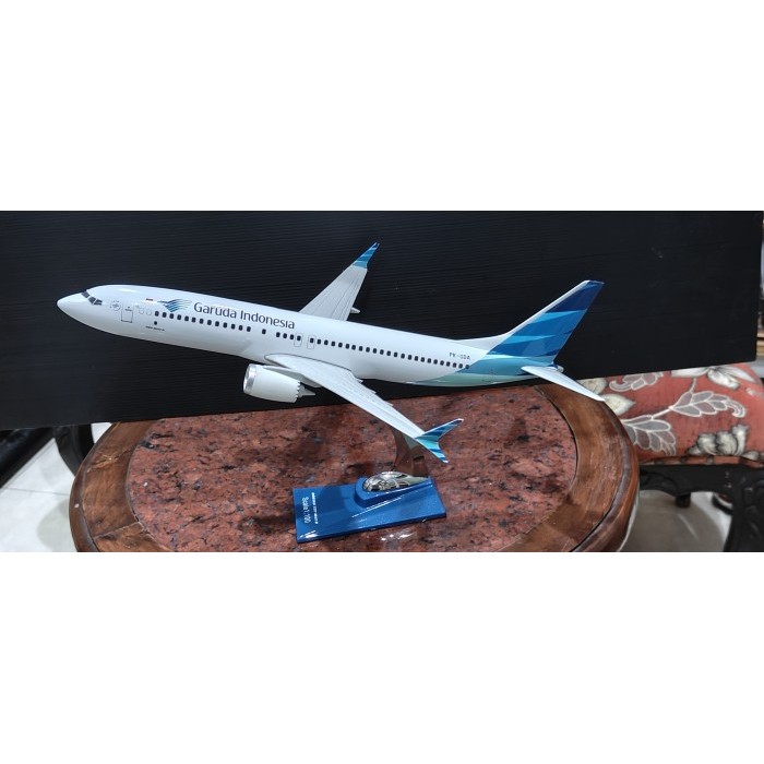 Pesawat Terbang Garuda Indonesia B737 Max 8 PK-GDA 1:100 Scale Fiber Resin Plastik Diecast