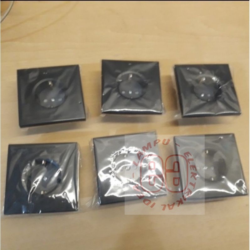 Stop Kontak PANASONIC Colokan Power 2 Lubang Model Black Style