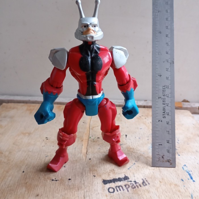 MAINAN figure action Marvel mashers