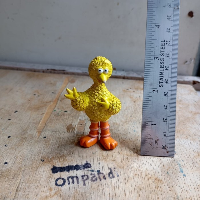MAINAN figure kartun big bird sesame street