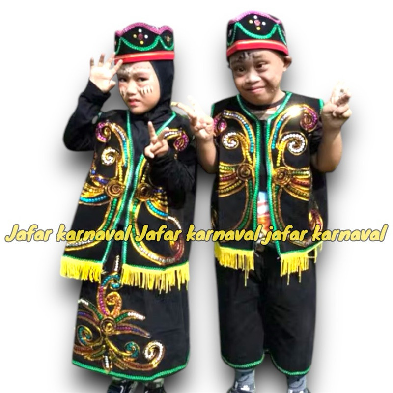 Baju Adat Dayak kalimantan/ Busana adat Dayak , Baju adat Dayak