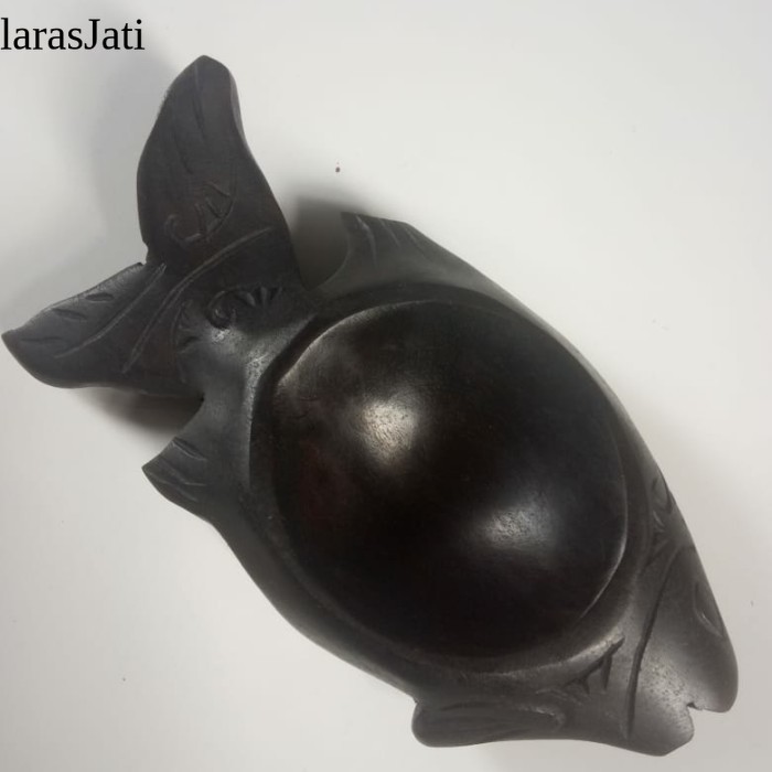 asbak rokok ukir kayu ulin motif ikan khas kalimantan timur gratis ongkir