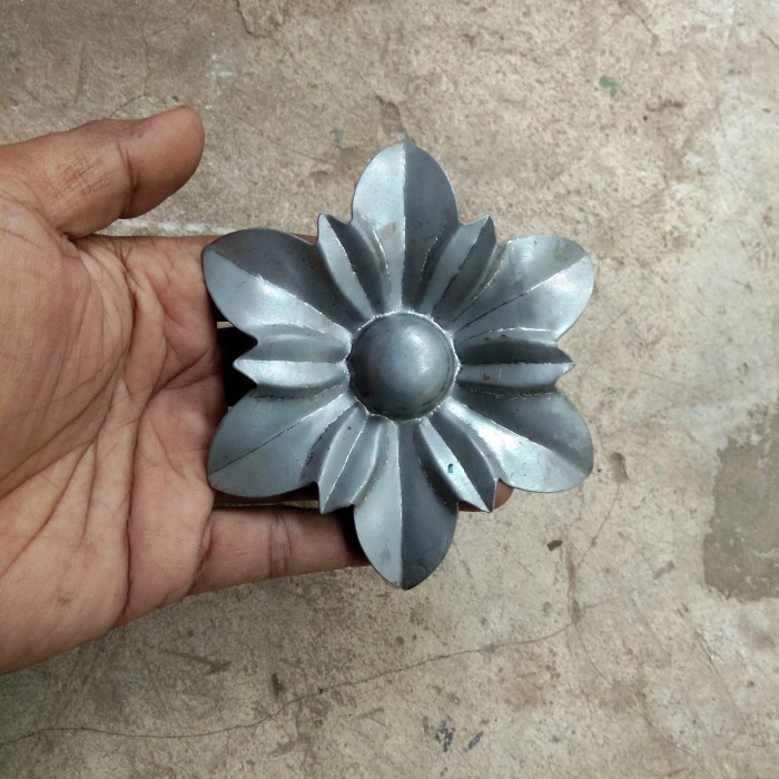 bunga teratai besi plat ornamen tralis pagar besi tempa Homeware Equipt