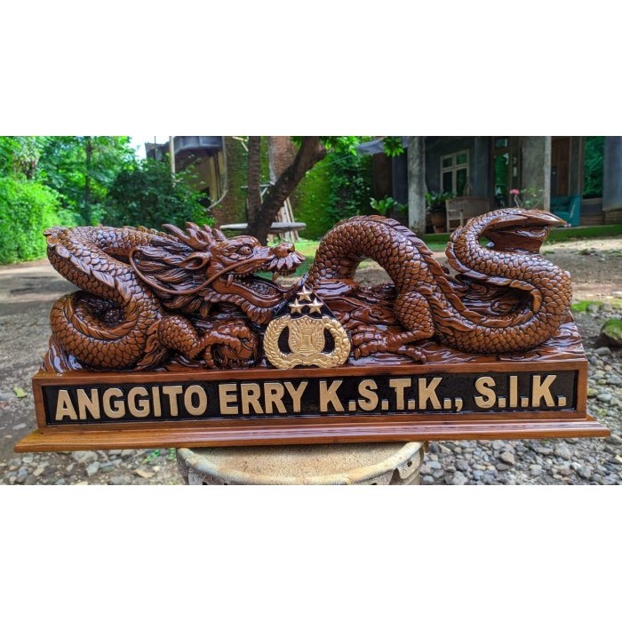 

PAPAN NAMA / Papan Nama UKIR PATUNG NAGA / Papan Nama Meja / Ukir yermurah KF3421
