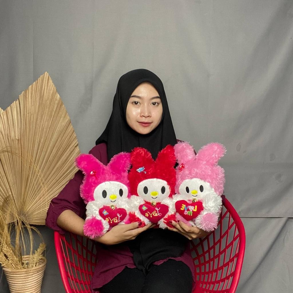BONEKA karakter melody Ukuran M Plush Kartun Lucu Baru Kuromi Doll Melody Plush Toy Gadis Tidur BONE
